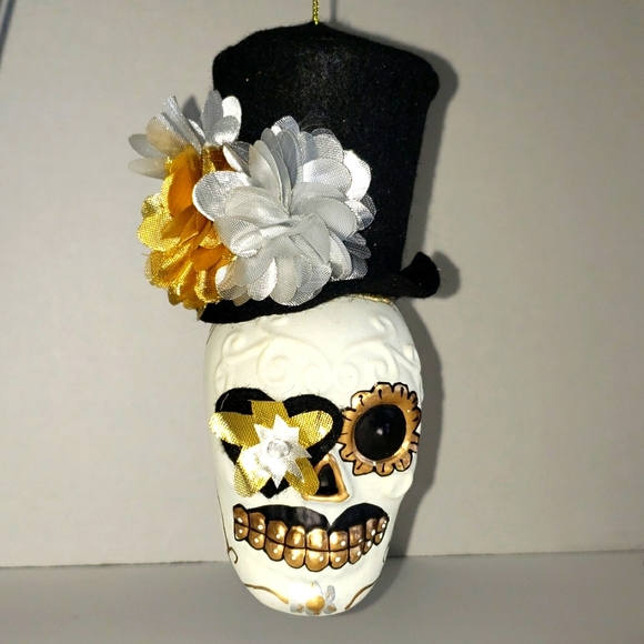 Set of 4 SKULL ornaments 3 little jingle Jack-O-Lanterns  halloween decor - Picture 2 of 12